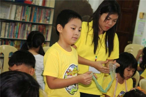 为什么菲律宾人的英语那么好?