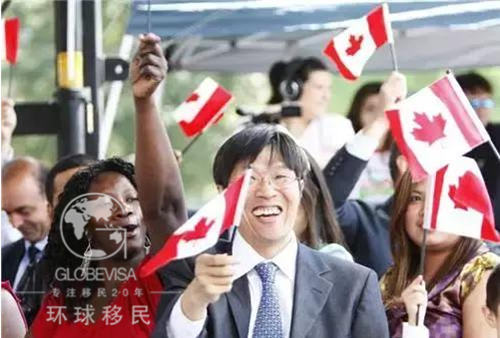加拿大枫叶卡?入籍?该如何选择