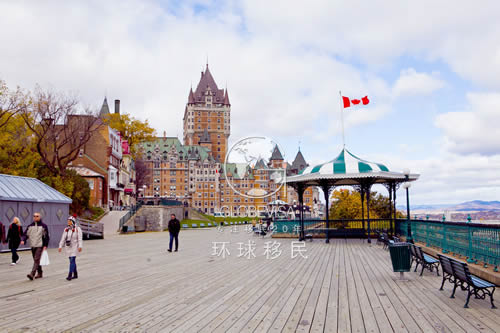 加拿大移民解析:枫叶卡VS入籍的利弊