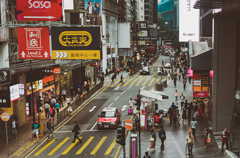 拿到香港永居后怎么团聚让亲属也拿香港身份？